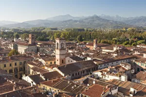 Images Dated 22nd December 2017: An aerial view of Lucca; Tuscany