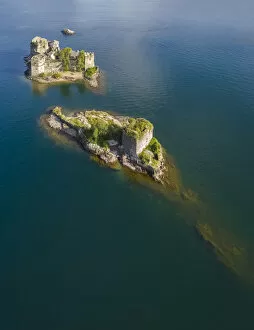 Walls Collection: Aerial view of the medievals Castelli di Cannero, Lake Maggiore. Cannobio, Piedmont, Italy