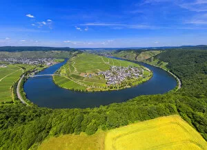 Rhineland Palatinate Gallery: Aerial view on Mosel horseshoe bend at Minheim, Mosel valley, Rhineland-Palatinate