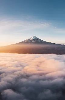 Images Dated 21st November 2018: Aerial view of Mt Fuji and sea of fog at sunrise, Yamanashi Prefecture, Japan