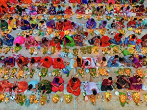 Hinduism Collection: Aerial view of people at Rakher Upobash festival, Shri Shri Lokenath Brahmachari, Ashram temple