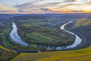 Images Dated 15th December 2021: Aerial view on the sunset at the Saar horseshoe bend between Wiltingen