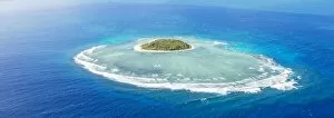 Images Dated 24th June 2015: Aerial view of Tavarua, heart shaped island, Mamanucas islands, Fiji