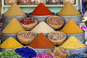 Images Dated 16th August 2017: Africa, Maghreb, Morocco, Marrakesh Souk selling Spices