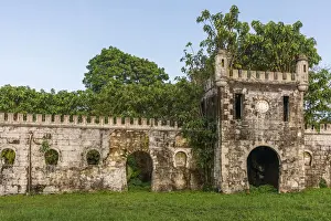 Africa, SA&pound;o Toma and Principe. Abandoned building of the Roca Sundy plantation