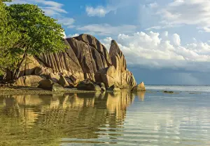 Africa, Seychelles, La Digue. Anse Source d Argent with its iconic granite formations