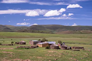 Images Dated 25th June 2019: Africa, Southern Africa, Maseru District, Lesotho, Semonkong, landscape