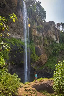 Sipi Falls Gallery: Africa, Uganda, Sipi Falls. Hiking to the upper falls