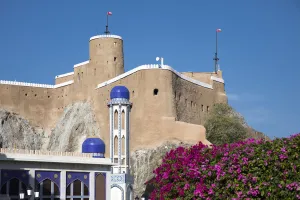 Islamic Architecture Collection: Al Khor mosque and fort Mirani, Muscat, Oman