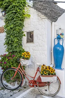 Images Dated 18th October 2021: Alberobello, province of Bari, Apulia, Italy