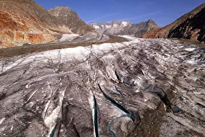 Lifestyle Prints: Aletsch glacier surrounded by rocky mountains