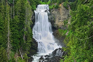 Waterfalls Collection: Alexander Falls near Whistler, British Columbia, Canada