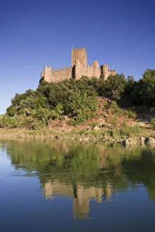 Almourol Castle, set on a island on Rio Tejo, Ribatejo Province, Portugal