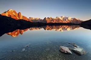 Images Dated 25th January 2016: Alpine lake with Mount Blanc massif in the sunset, Chamonix