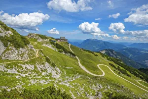 Images Dated 18th September 2018: Alpspitze cable car summit station, Garmisch-Partenkirchen, Bavaria, Germany