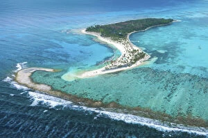 Images Dated 22nd April 2021: Americas, Belize, Lighthouse Reef atoll, Caribbean Sea, Aerial view of Half Moon Caye