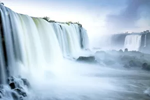 Waterfalls Collection: Americas, South America, Brazil / Argentina, the Iguassu waterfalls in full flood
