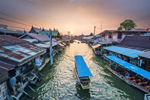 Amphawa floating market, Samut Songkhram, Bangkok, Thailand