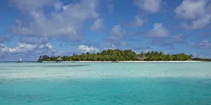 Beach Prints: Anantara Naladhu resort, South Male Atoll, Maldives