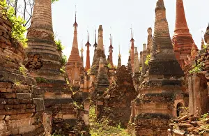 Shan State Prints: Ancient pagodas at Indein village