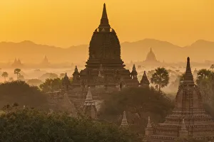Myanmar Gallery: Ancient temple city of Bagan (also Pagan) at sunrise, Myanmar (Burma)