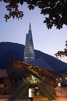 Bathe Gallery: Andorra Andorra La Vella Hot Spring Complex Caldea lit up in the evening