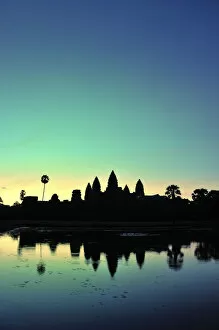 Images Dated 3rd September 2015: Angkor Wat temple at sunrise