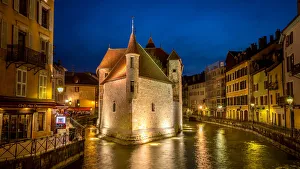 Anncy by night, Auvergne-Rha'ne-Alpes, Haute-Savoie, France, French