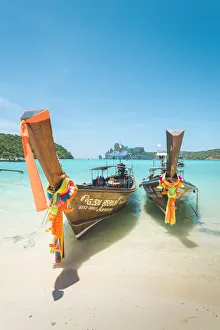 Ao Lo Dalam (Lo Dalam Bay), Ko Phi Phi Don, Krabi Province, Thailand