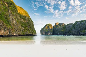 Ao Maya Beach (Maya Bay), Ko Phi Phi Leh, Krabi Province, Thailand