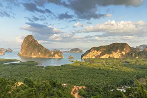 Images Dated 19th March 2020: Ao Phang-nga National Park, Phang Nga Province, Thailand