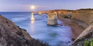 Rock Formation Collection: Twelve Apostles at moonrise, Port Campbell National Park, Great Ocean Road, Victoria