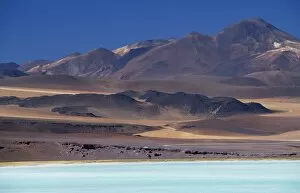 Republic Of Chile Gallery: Aquamarine waters of Laguna Tuyajto