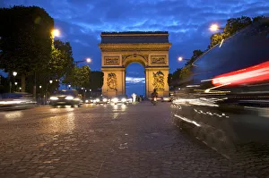 Images Dated 10th October 2008: Arc de Triomphe, Champs Elysees, Paris, France