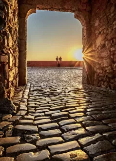 Images Dated 7th March 2019: Arco da Porta Nova at sunset, Faro, Algarve, Portugal