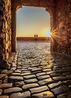 Images Dated 7th March 2019: Arco da Porta Nova at sunset, Faro, Algarve, Portugal