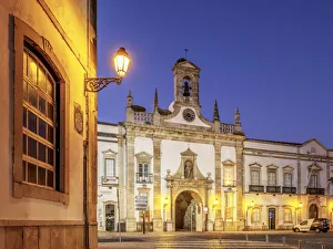 Arco da Vila at dawn, Faro, Algarve, Portugal