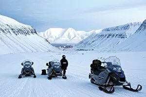Images Dated 9th February 2010: Arctic, Norway, Spitsbergen. Skidoo adventure