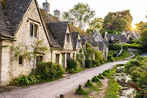 Images Dated 14th November 2019: Arlington Row, Bibury, Cotswolds, Gloucestershire, England, UK