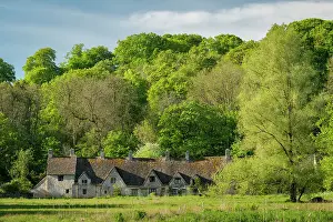 Cotswolds Prints: Arlington Row cottages in the pretty Cotswolds village of Bibury