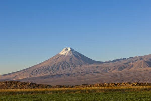 Images Dated 28th November 2014: Armenia, Yerevan, Ararat plain, Mount Ararat viewed from Khor Virap