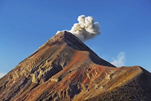 Guatemala Gallery: Ash eruption Fuego volcano seen from Acatenango - Guatemala, Chimaltenango, Acatenango