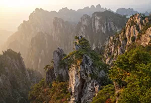 Images Dated 11th October 2018: Asia, China, Anhui Province, Mount Huangshan, UNESCO, Yellow Mountain
