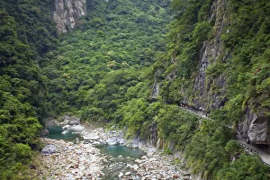 Asia, East Asia, Taiwan, Taichung county, Taroko Gorge National Park, a hikers in