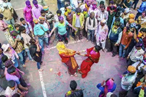 Images Dated 9th November 2015: Asia, India, Uttar Pradesh, Nandgaon, Dancing during Holi Festival