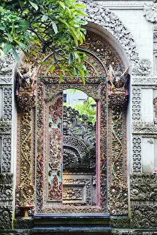 Images Dated 15th July 2016: Asia, Indonesia, Bali, Ubud, traditional Balinese Hindu temple door