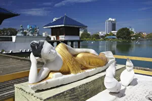 Images Dated 5th March 2010: Asia, South Asia, Sri Lanka, Colombo, Cinnamon Gardens, Seema Malakaya Temple On Beira