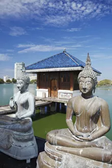 Images Dated 5th March 2010: Asia, South Asia, Sri Lanka, Colombo, Cinnamon Gardens, Seema Malakaya Temple On Beira
