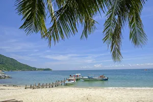 Images Dated 23rd October 2017: Asia, South East Asia, Vietnam; Hoi An, Cham Island, a pristine beach on Cham Island