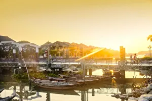 Images Dated 23rd October 2017: Asia, South East Asia, Vietnam; Hoi An (Faifoo), sunrise over the lantern bridge over